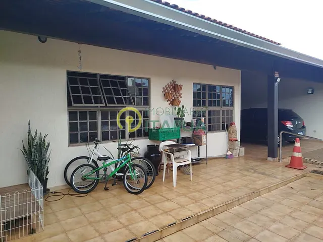 Casa com 364m² 4 quartos e 3 banheiros, à venda, no bairro San Izidro em Londrina