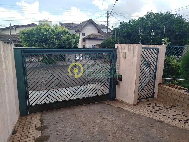 Casa com 364m² 4 quartos e 3 banheiros, à venda, no bairro San Izidro em Londrina