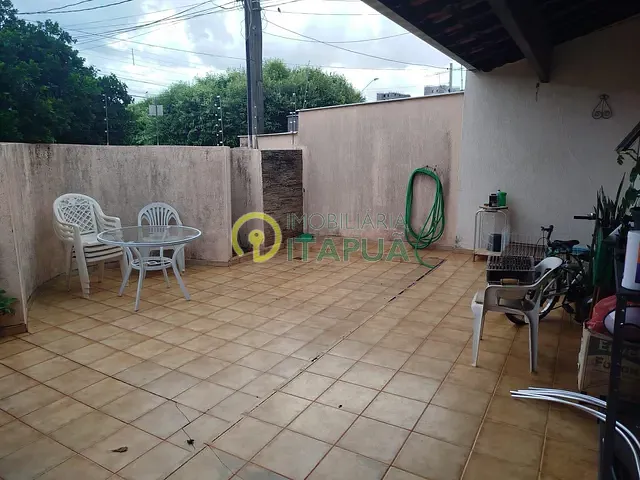 Casa com 364m² 4 quartos e 3 banheiros, à venda, no bairro San Izidro em Londrina