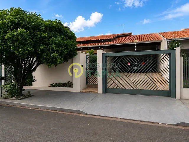Casa com 364m² 4 quartos e 3 banheiros, à venda, no bairro San Izidro em Londrina