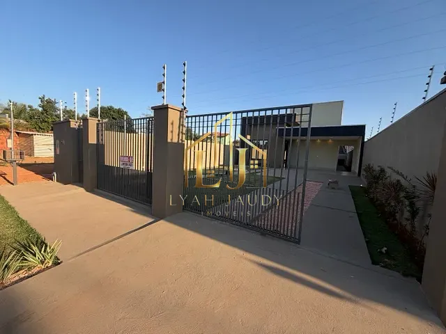 Casa com 400m² 3 quartos e 5 banheiros, à venda, no bairro Centro em Chapada dos Guimarães