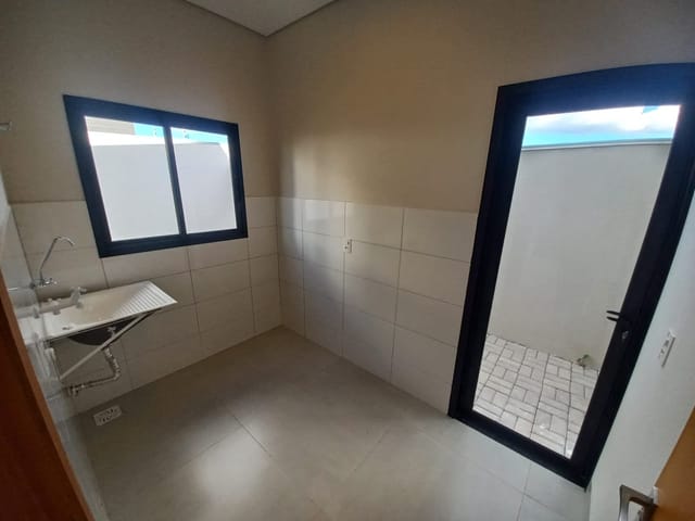 Casa com 352m² 3 quartos e 1 banheiro, à venda, no bairro Aquarela das Artes em Sinop