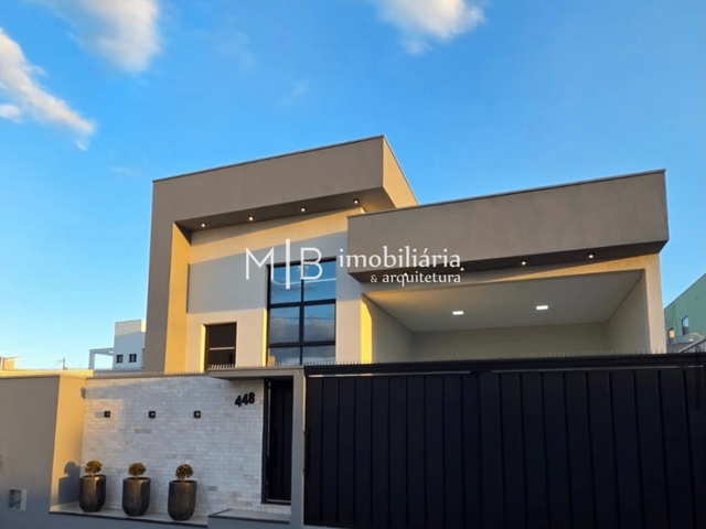 Casa 3 quartos e 2 banheiros, à venda, no bairro Residencial Santana em Lavras