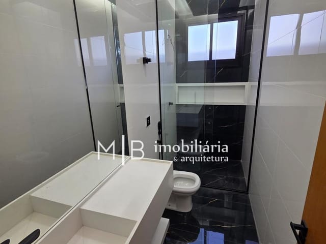 Casa 3 quartos e 2 banheiros, à venda, no bairro Centro em Lavras