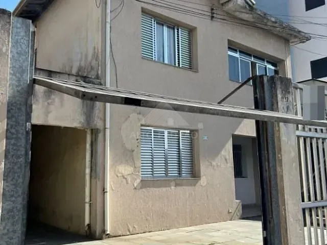 Casa com 300m² 3 quartos e 2 banheiros, à venda, no bairro Matriz em Mauá