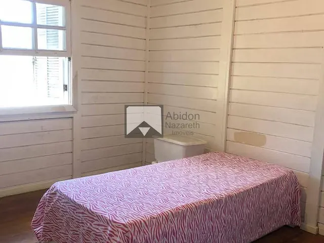 Casa com 800m² 3 quartos e 2 banheiros, à venda, no bairro Itaipu em Niterói