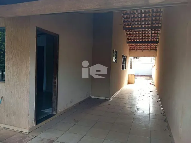 Casa 3 quartos e 2 banheiros, à venda, no bairro Jardim Monte Carlo em Rolândia