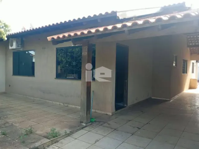 Casa 3 quartos e 2 banheiros, à venda, no bairro Jardim Monte Carlo em Rolândia