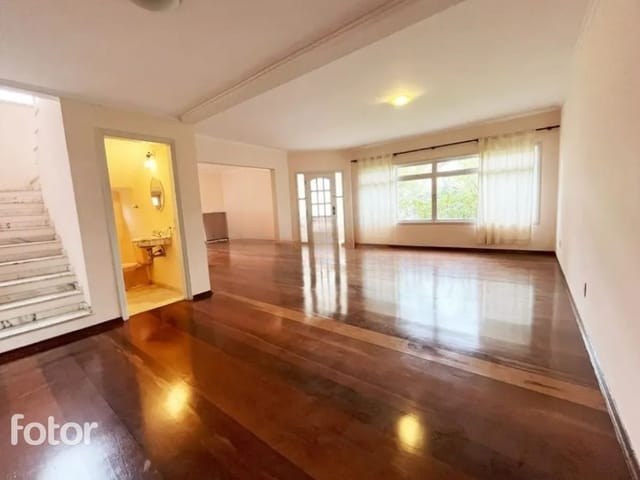 Casa com 360m² 3 quartos e 3 banheiros, à venda, no bairro Jardim das Colinas em São José dos Campos