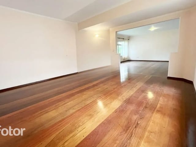 Casa com 360m² 3 quartos e 3 banheiros, à venda, no bairro Jardim das Colinas em São José dos Campos