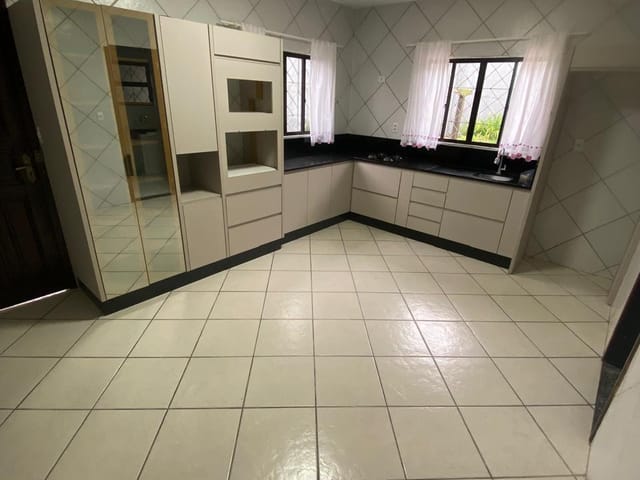 Casa com 300m² 3 quartos e 2 banheiros, para alugar, no bairro São Judas em Itajaí