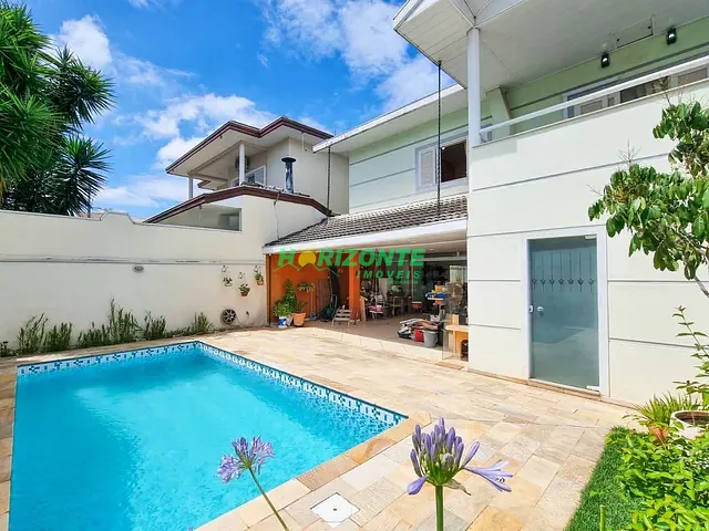 Casa 4 quartos e 4 banheiros, à venda ou para alugar, no bairro Urbanova em São José dos Campos
