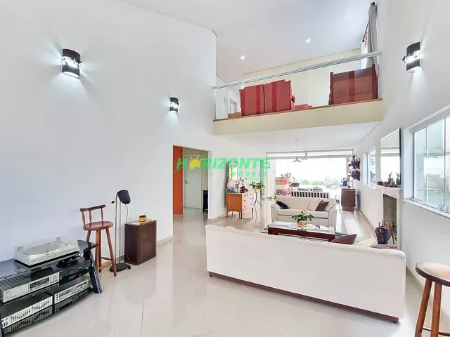 Casa 4 quartos e 4 banheiros, à venda ou para alugar, no bairro Urbanova em São José dos Campos