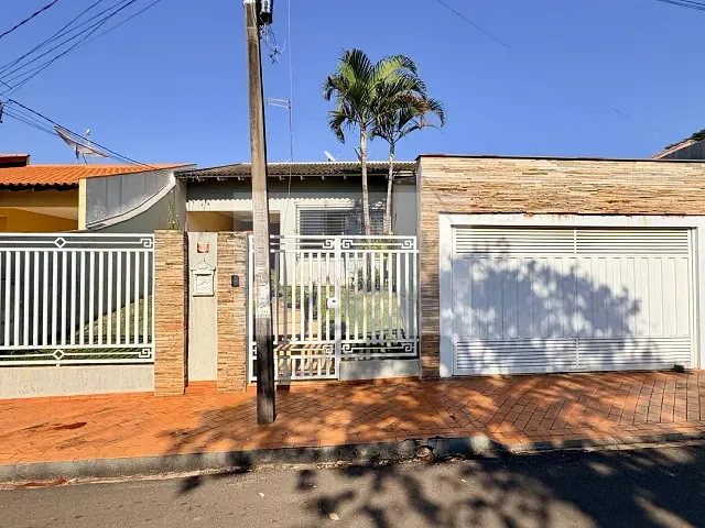 Casa com 349m² 3 quartos e 3 banheiros, à venda, no bairro Jardim Asteca em Rolândia