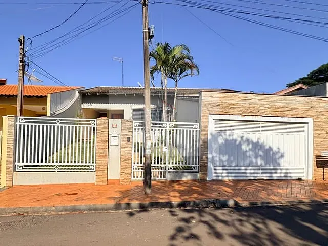 Casa com 349m² 3 quartos e 3 banheiros, à venda, no bairro Jardim Asteca em Rolândia
