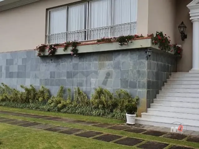 Casa com 6000m², à venda, no bairro Coronel Veiga em Petrópolis