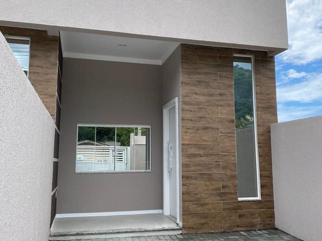 Casa com 95m² 2 quartos e 2 banheiros, à venda, no bairro Alto São Bento em Itapema