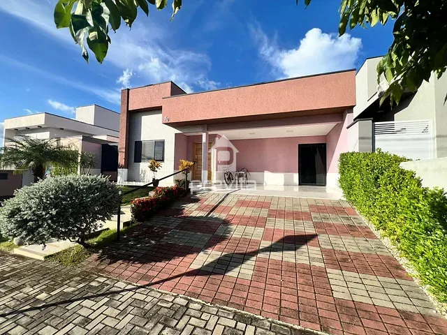 Casa com 300m² 3 quartos e 4 banheiros, à venda, no bairro Piracangaguá em Taubaté
