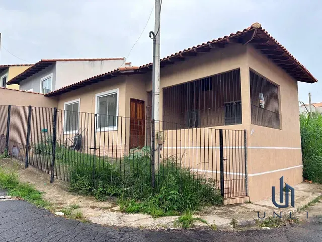 Casa 2 quartos e 1 banheiro, à venda, no bairro Roma em Volta Redonda