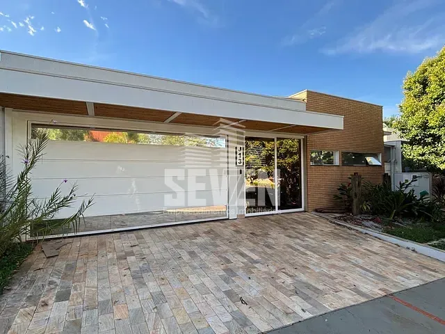 Casa com 435m² 4 quartos e 4 banheiros, à venda ou para alugar, no bairro Vila Aviaçao em Bauru