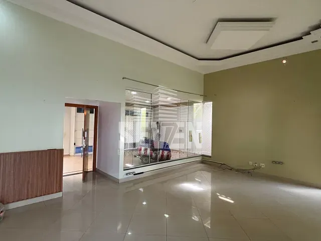 Casa com 435m² 4 quartos e 4 banheiros, à venda ou para alugar, no bairro Vila Aviaçao em Bauru