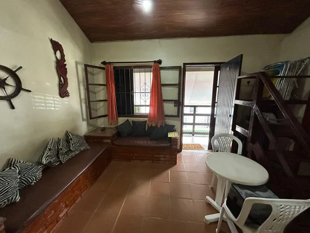 Casa 2 quartos e 2 banheiros, para alugar, no bairro Peró em Cabo Frio