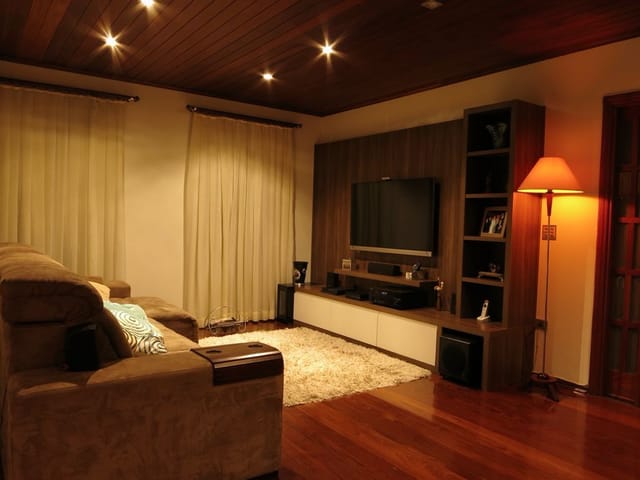 Casa com 430m² 4 quartos e 1 banheiro, à venda, no bairro Parque Colina da Mantiqueira em São João da Boa Vista