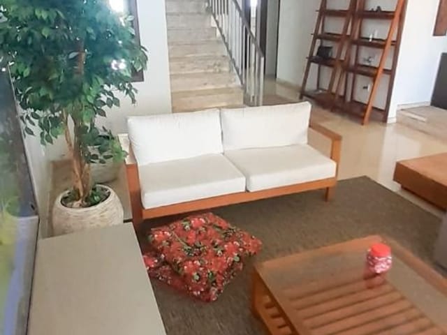 Casa com 550m² 4 quartos e 5 banheiros, à venda, no bairro Costa do Sol em Macaé