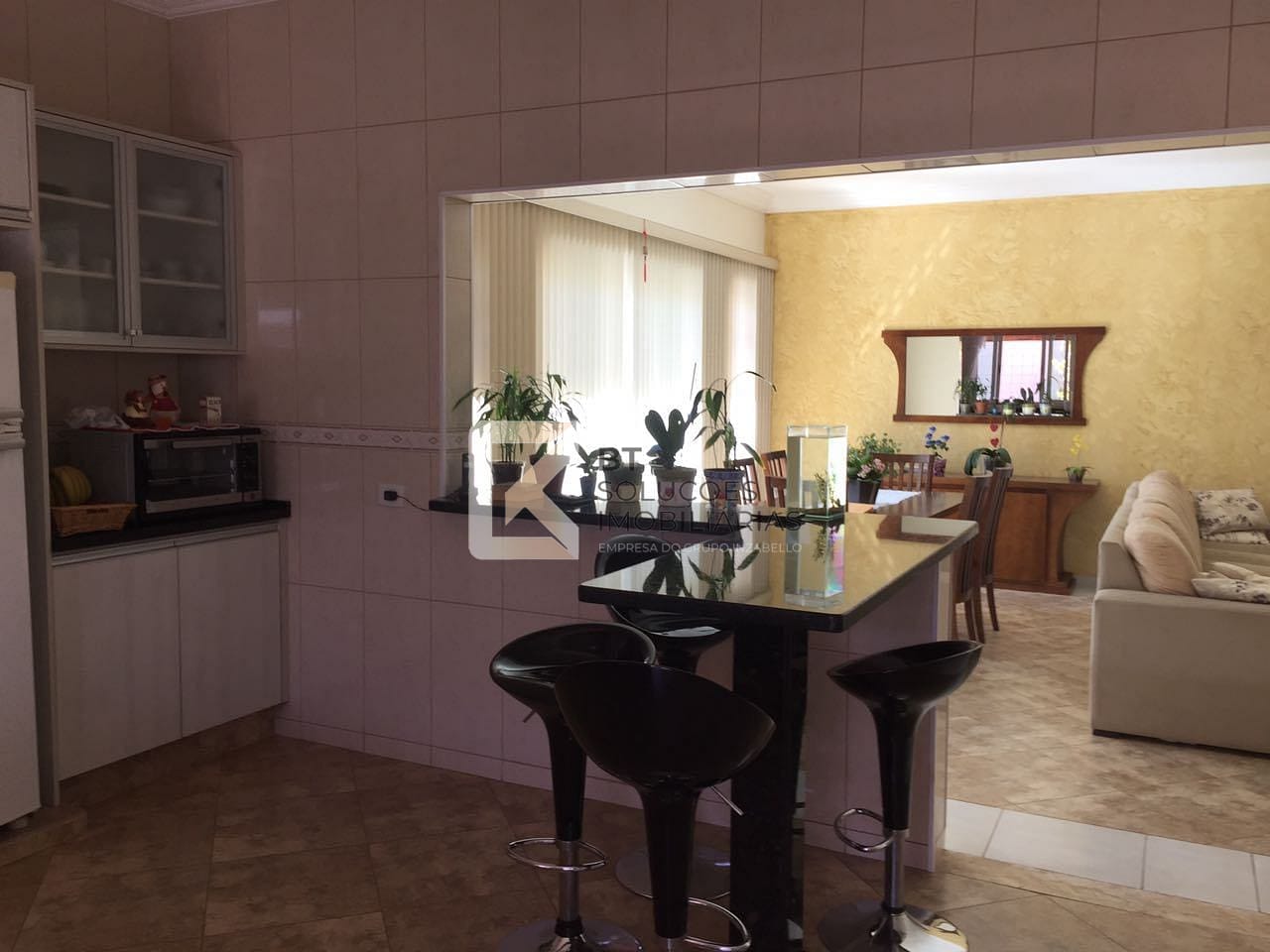 Casa à venda com 3 quartos, 217m² - Foto 3