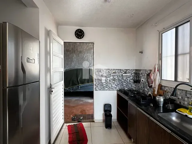 Casa 2 quartos e 1 banheiro, à venda, no bairro Cj Habitacional Aida Nogueira em Rolândia