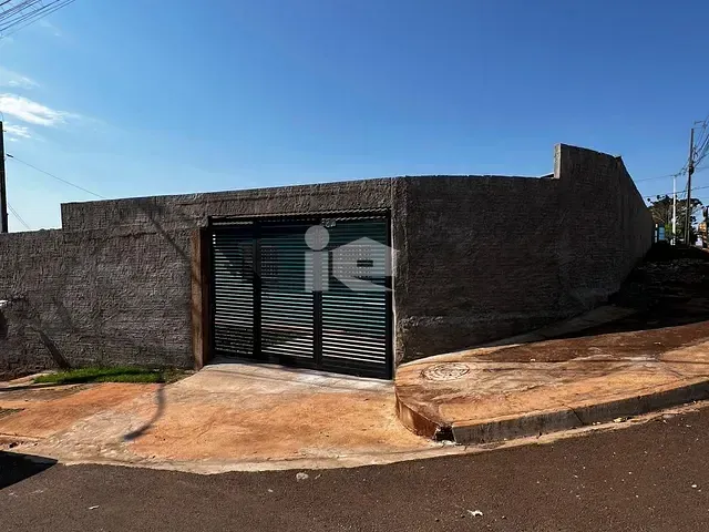 Casa 2 quartos e 1 banheiro, à venda, no bairro Cj Habitacional Aida Nogueira em Rolândia