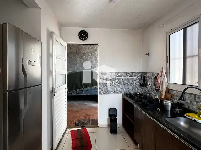 Casa 2 quartos e 1 banheiro, à venda, no bairro Cj Habitacional Aida Nogueira em Rolândia