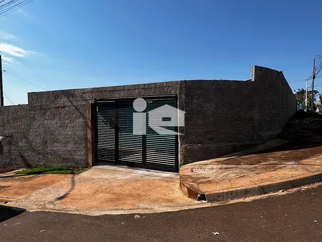 Casa 2 quartos e 1 banheiro, à venda, no bairro Cj Habitacional Aida Nogueira em Rolândia