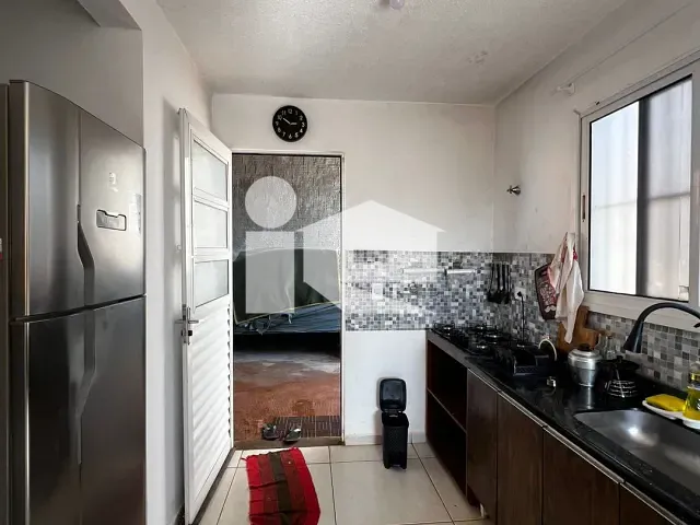 Casa 2 quartos e 1 banheiro, à venda, no bairro Cj Habitacional Aida Nogueira em Rolândia