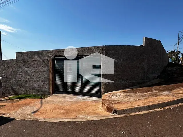 Casa 2 quartos e 1 banheiro, à venda, no bairro Cj Habitacional Aida Nogueira em Rolândia