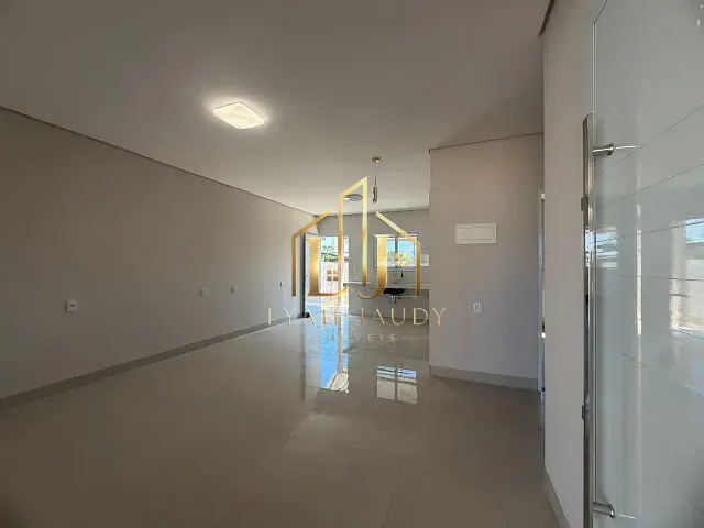 Casa com 360m² 2 quartos e 2 banheiros, à venda, no bairro Miraflores em Chapada dos Guimarães