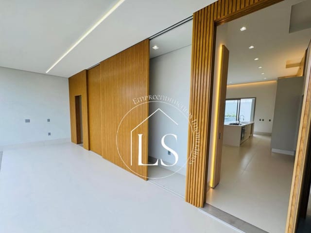 Casa com 462m² 4 quartos e 1 banheiro, à venda, no bairro Residencial Portal da Mata em Sinop