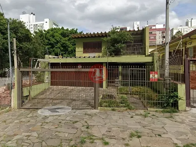 Casa com 468m² 3 quartos e 2 banheiros, à venda, no bairro Santana em Porto Alegre