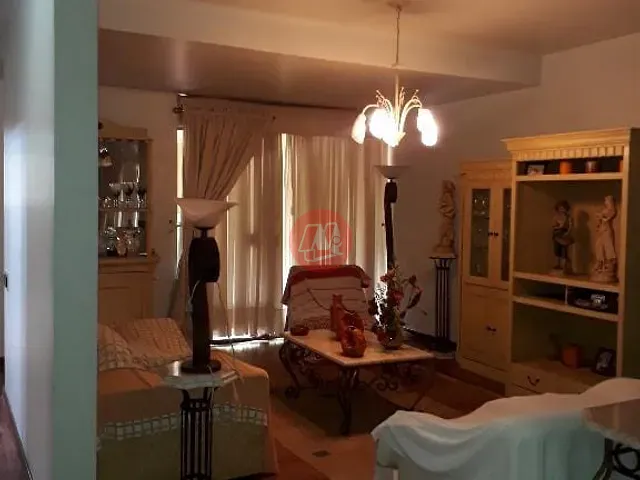 Casa com 468m² 3 quartos e 2 banheiros, à venda, no bairro Santana em Porto Alegre