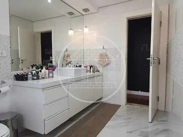 Casa 3 quartos e 4 banheiros, à venda, no bairro Interlagos em São Paulo
