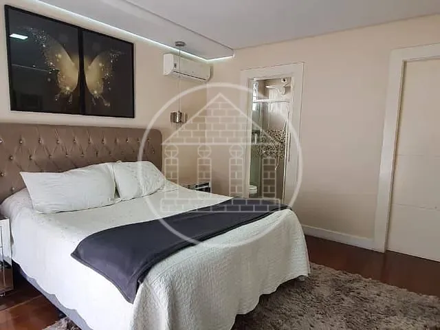Casa 3 quartos e 4 banheiros, à venda, no bairro Interlagos em São Paulo