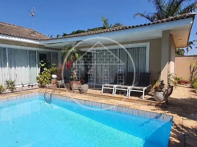 Casa 3 quartos e 4 banheiros, à venda, no bairro Interlagos em São Paulo