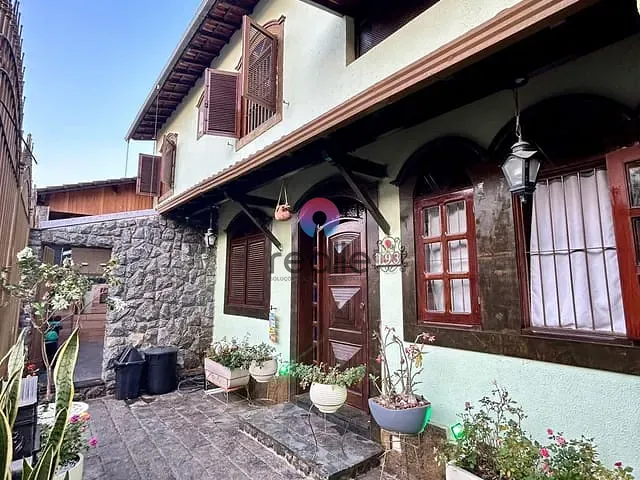 Casa 6 quartos e 2 banheiros, à venda, no bairro Esplanada em Belo Horizonte