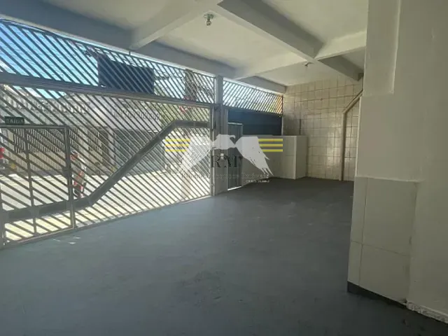 Casa com 335m² 4 quartos e 3 banheiros, à venda ou para alugar, no bairro Parque Colonial em São Paulo