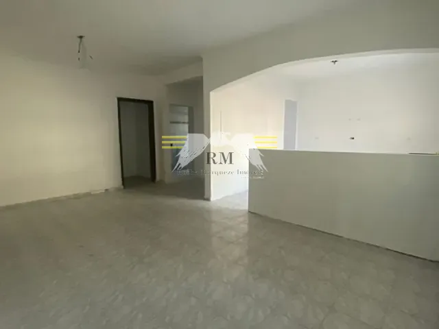 Casa com 335m² 4 quartos e 3 banheiros, à venda ou para alugar, no bairro Parque Colonial em São Paulo