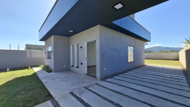 Casa com 440m² 2 quartos e 2 banheiros, à venda, no bairro Jardim Atlântico Central (Itaipuaçu) em Maricá