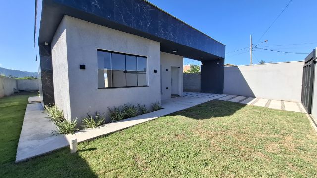 Casa com 440m² 2 quartos e 2 banheiros, à venda, no bairro Jardim Atlântico Central (Itaipuaçu) em Maricá