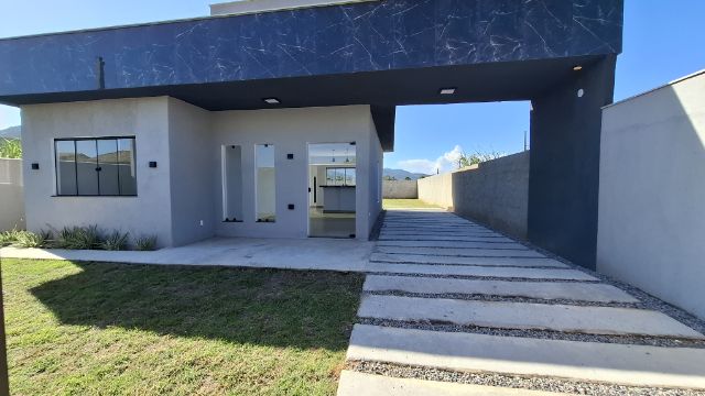 Casa com 440m² 2 quartos e 2 banheiros, à venda, no bairro Jardim Atlântico Central (Itaipuaçu) em Maricá