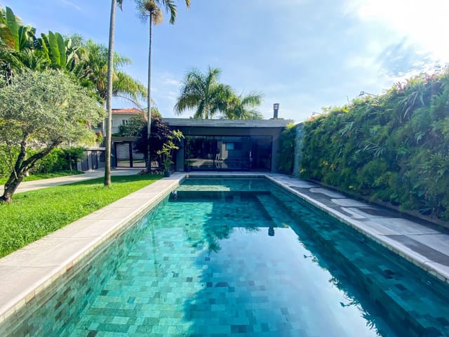 Casa com 700m² 6 quartos e 8 banheiros, à venda, no bairro Barra da Tijuca em Rio de Janeiro