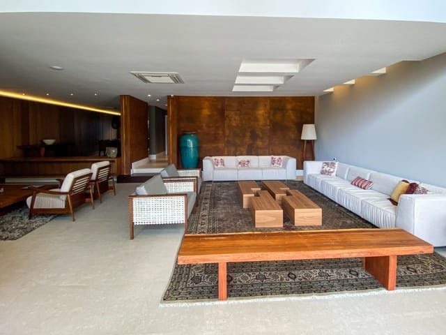 Casa com 700m² 6 quartos e 8 banheiros, à venda, no bairro Barra da Tijuca em Rio de Janeiro
